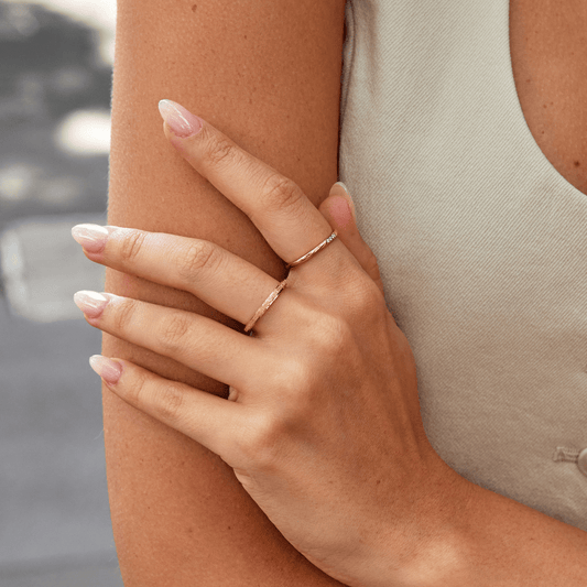 Anel Amelia Dourado Liso