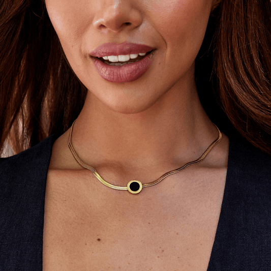 Colar Pingente Preto Azalea