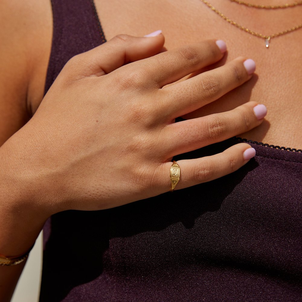 Anel Adaline Dourado