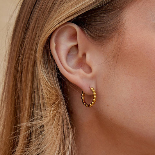 Brincos Argola Soraya de Contas Douradas